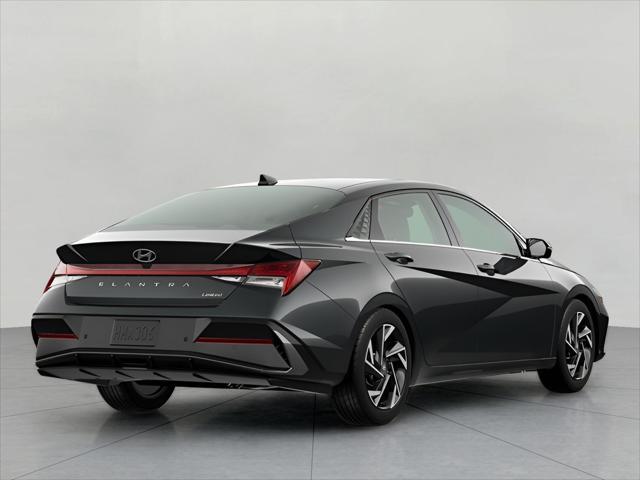 2024 Hyundai ELANTRA Vehicle Photo in Green Bay, WI 54304