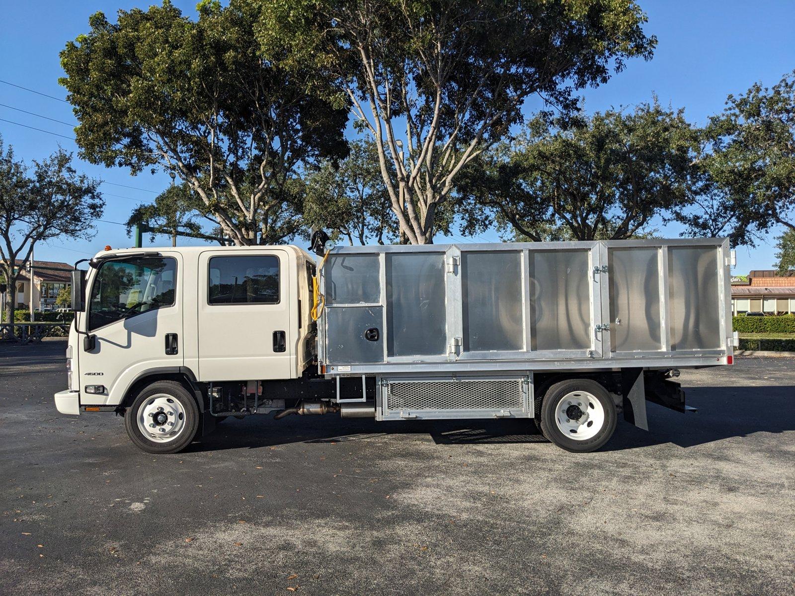 2024 Chevrolet 4500 HG LCF Gas Vehicle Photo in GREENACRES, FL 33463-3207