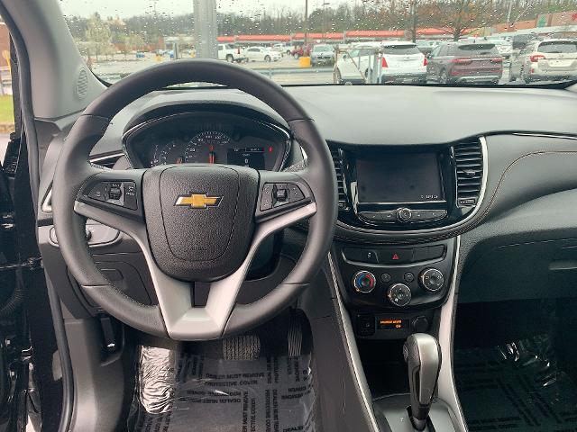 2021 Chevrolet Trax Vehicle Photo in MOON TOWNSHIP, PA 15108-2571