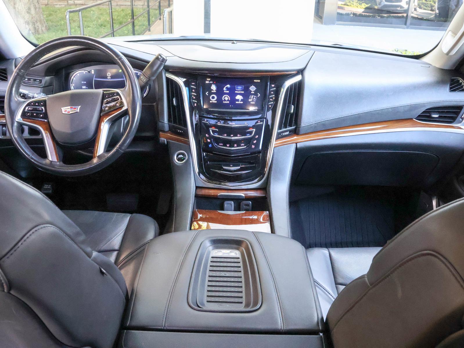 2019 Cadillac Escalade Vehicle Photo in DALLAS, TX 75209-3095