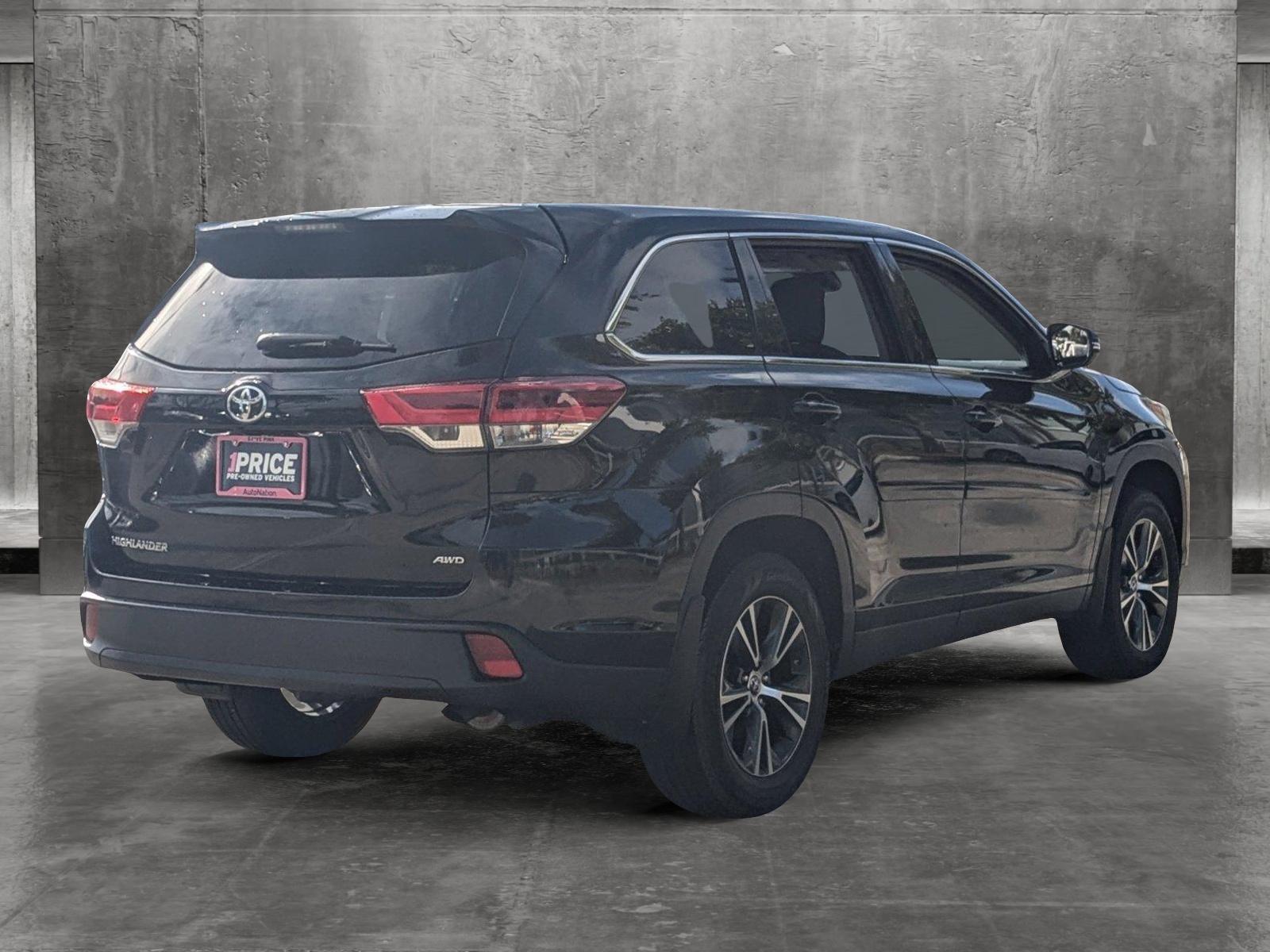 2019 Toyota Highlander Vehicle Photo in Davie, FL 33331