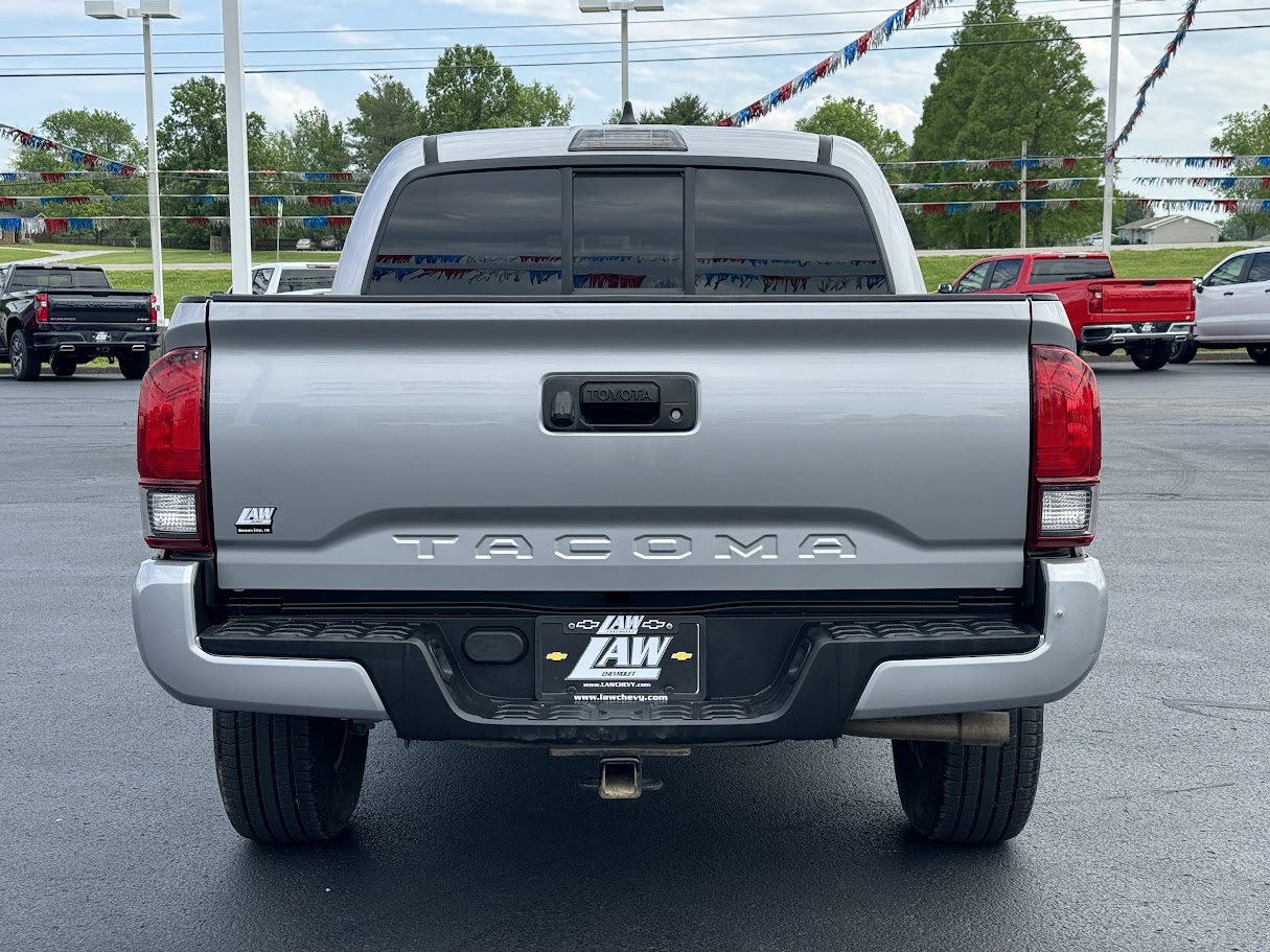 2021 Toyota Tacoma 2WD Vehicle Photo in BOONVILLE, IN 47601-9633