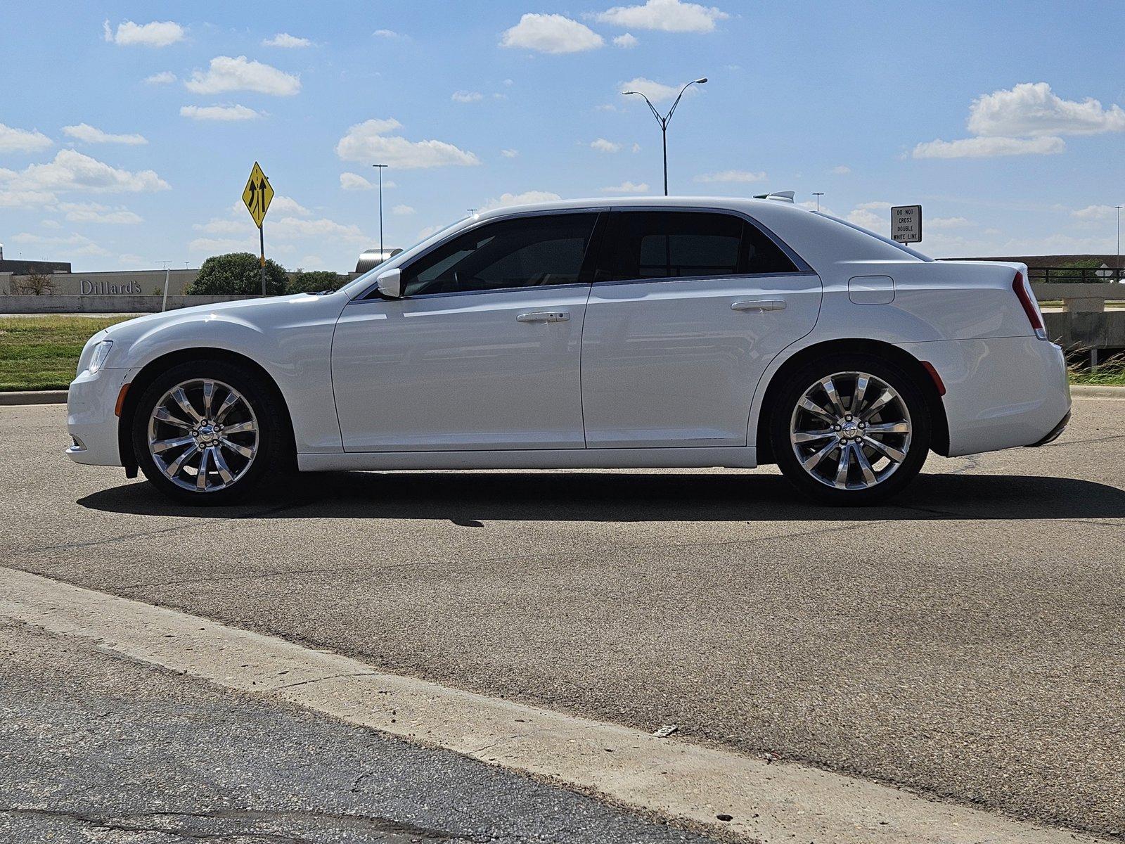 2017 Chrysler 300 Vehicle Photo in AMARILLO, TX 79106-1809