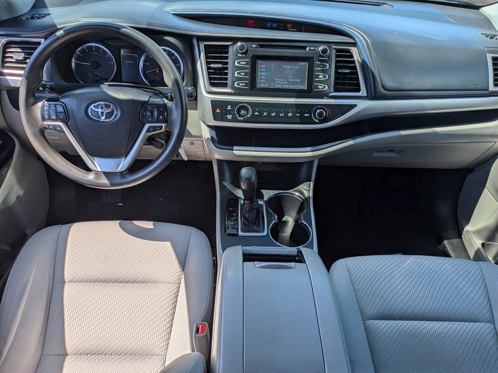 2019 Toyota Highlander Vehicle Photo in Clearwater, FL 33761