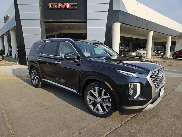 Used 2022 Hyundai Palisade SEL with VIN KM8R4DHE5NU457983 for sale in Mandan, ND