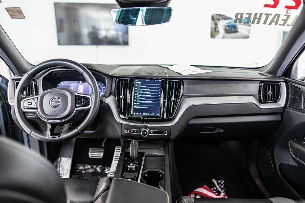 2022 Volvo XC60 Vehicle Photo in Saint Charles, IL 60174