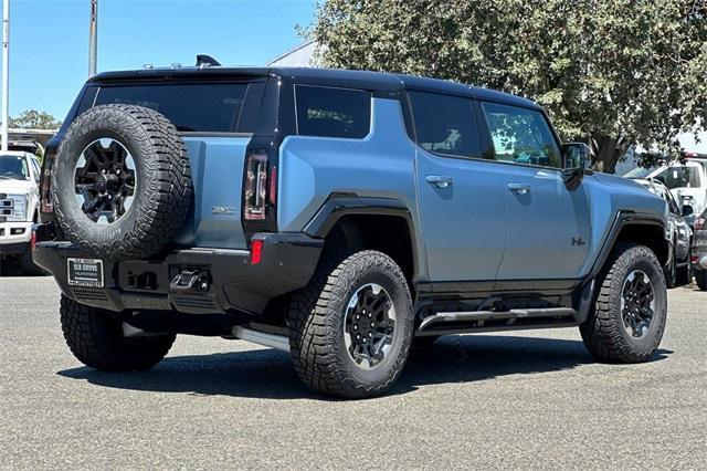 2024 GMC HUMMER EV SUV Vehicle Photo in ELK GROVE, CA 95757-8703