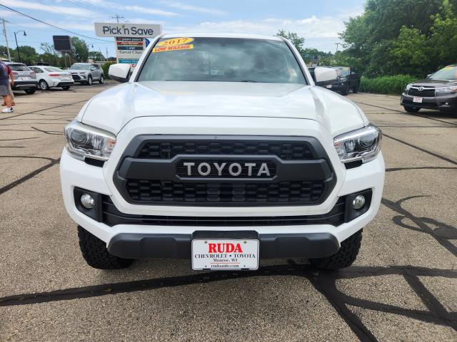 2017 Toyota Tacoma Vehicle Photo in MONROE, WI 53566-1050