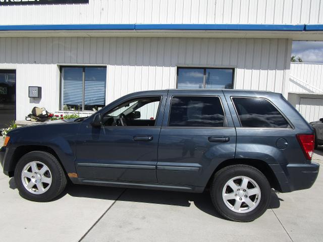 Used 2008 Jeep Grand Cherokee Laredo with VIN 1J8GR48K58C102334 for sale in Manistique, MI