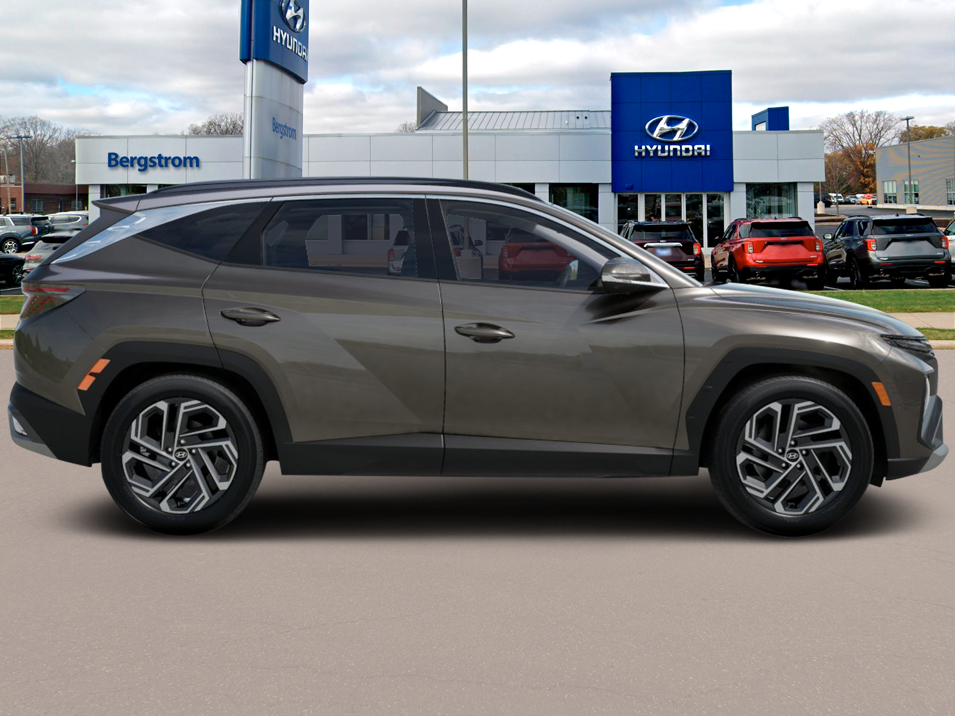 2025 Hyundai TUCSON Hybrid Vehicle Photo in Green Bay, WI 54304