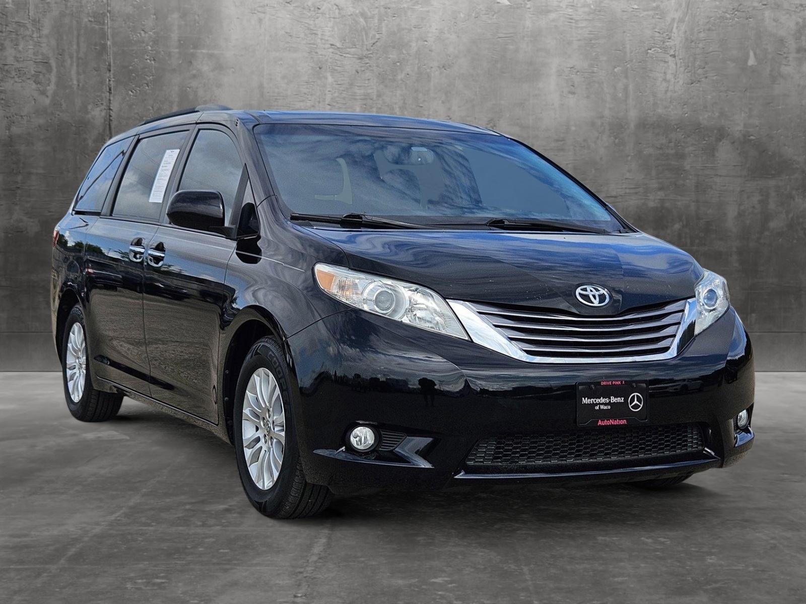 2017 Toyota Sienna Vehicle Photo in AMARILLO, TX 79103-4111