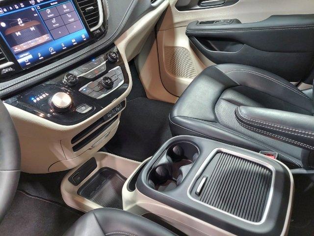 2023 Chrysler Pacifica Vehicle Photo in SAUK CITY, WI 53583-1301