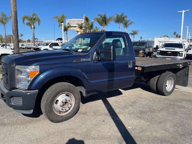 2015 Ford Super Duty F-350 DRW Vehicle Photo in VENTURA, CA 93003-8585