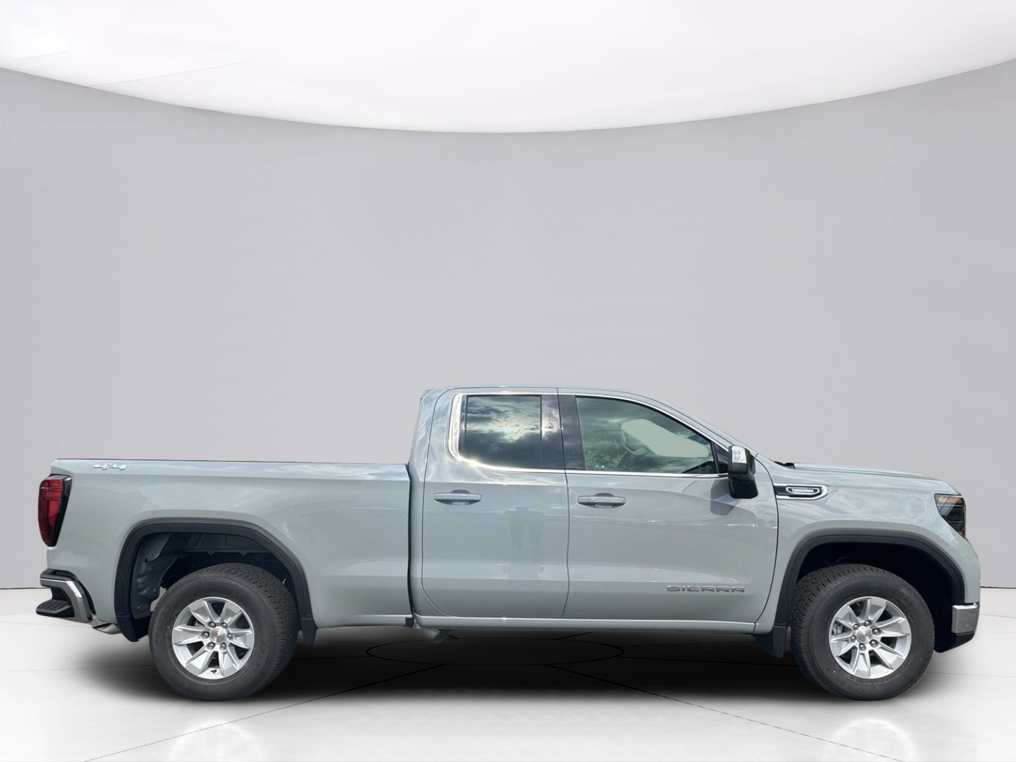 2024 GMC Sierra 1500 Vehicle Photo in LEOMINSTER, MA 01453-2952