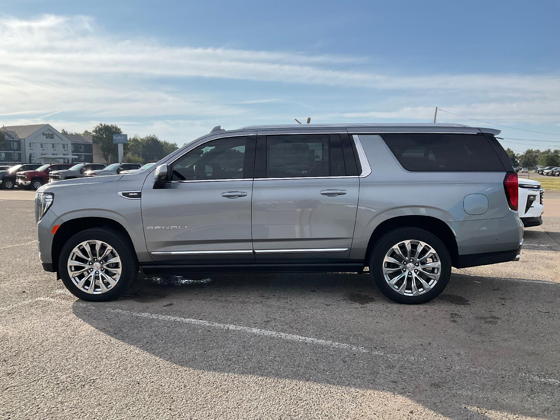 2024 GMC Yukon XL Vehicle Photo in PONCA CITY, OK 74601-1036