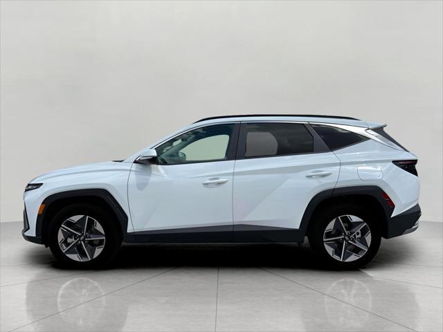 2025 Hyundai TUCSON Hybrid Vehicle Photo in Green Bay, WI 54304