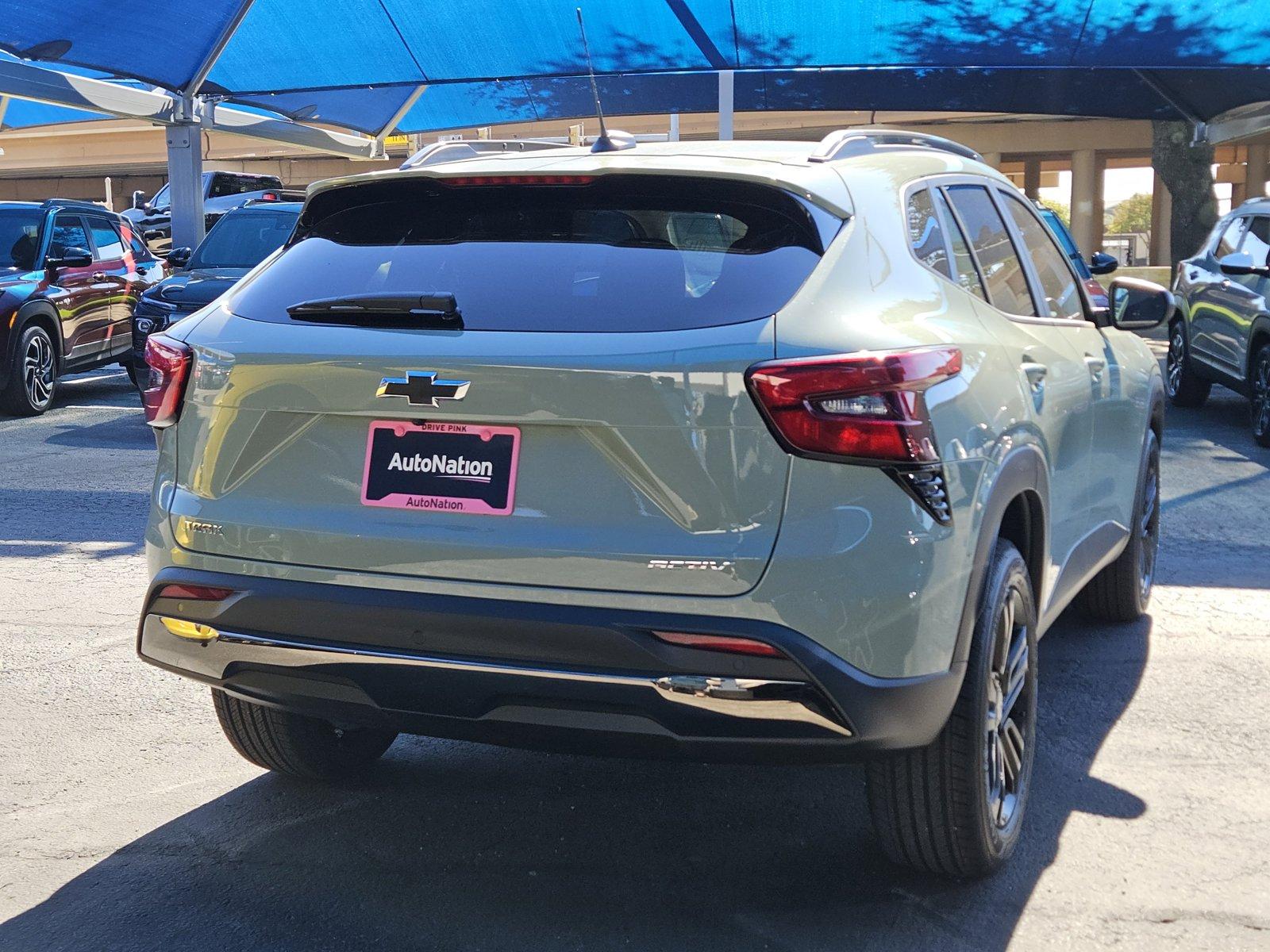 2025 Chevrolet Trax Vehicle Photo in NORTH RICHLAND HILLS, TX 76180-7199