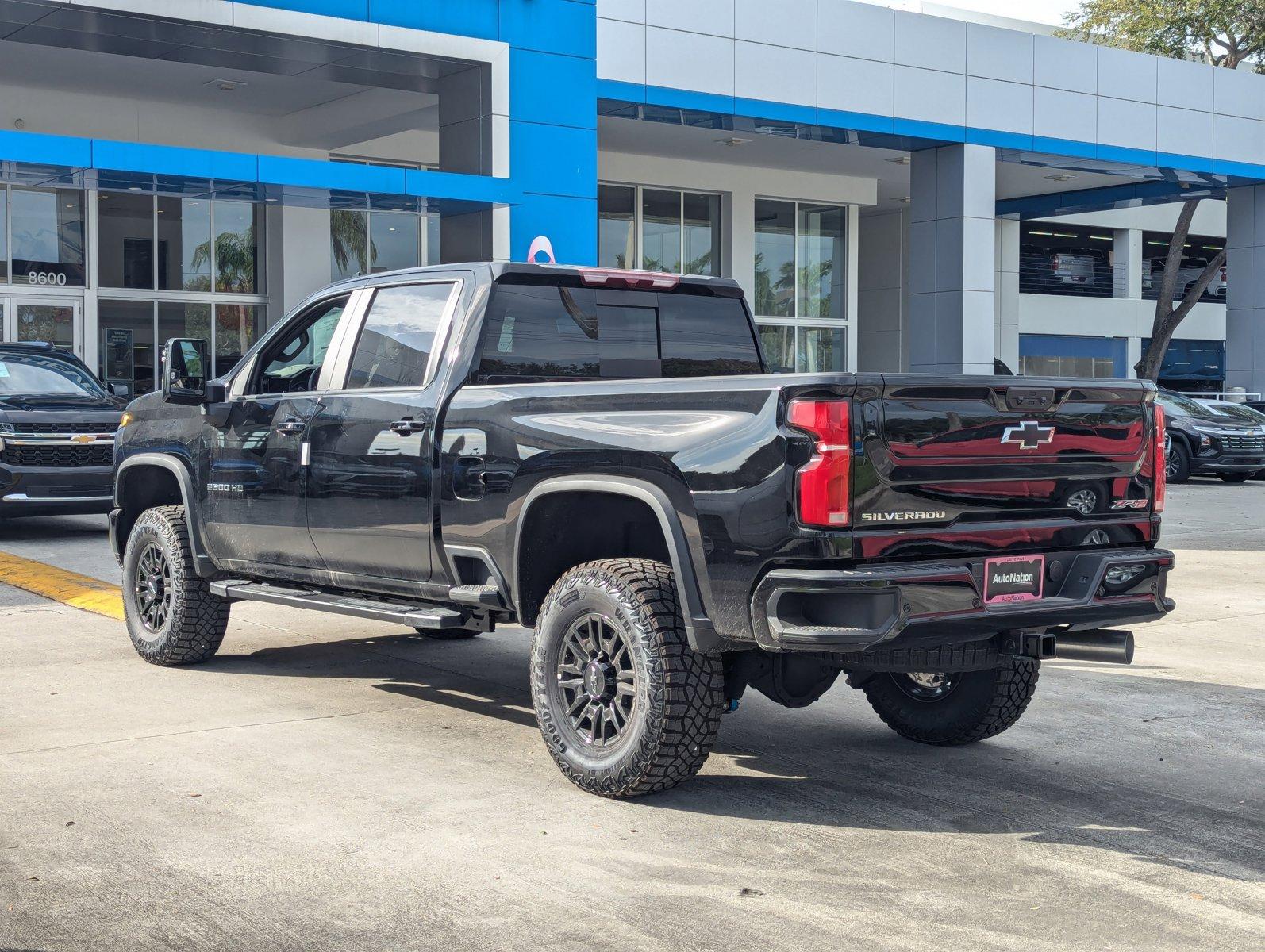 2025 Chevrolet Silverado 2500 HD Vehicle Photo in PEMBROKE PINES, FL 33024-6534