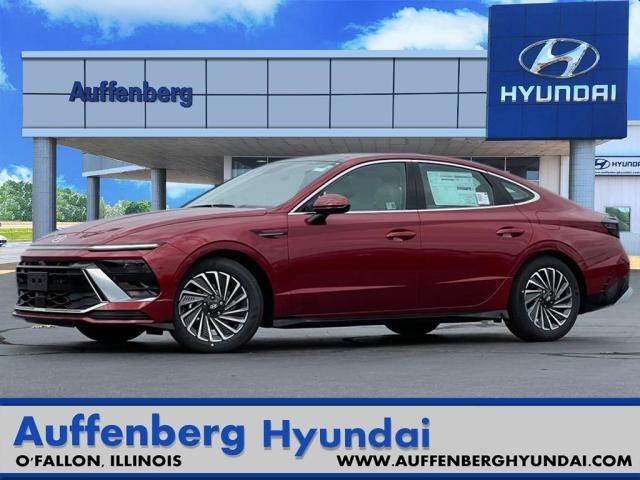 2024 Hyundai SONATA Hybrid Vehicle Photo in O'Fallon, IL 62269