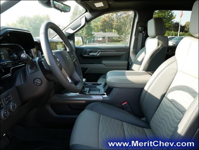 2025 Chevrolet Silverado 1500 Vehicle Photo in MAPLEWOOD, MN 55119-4794