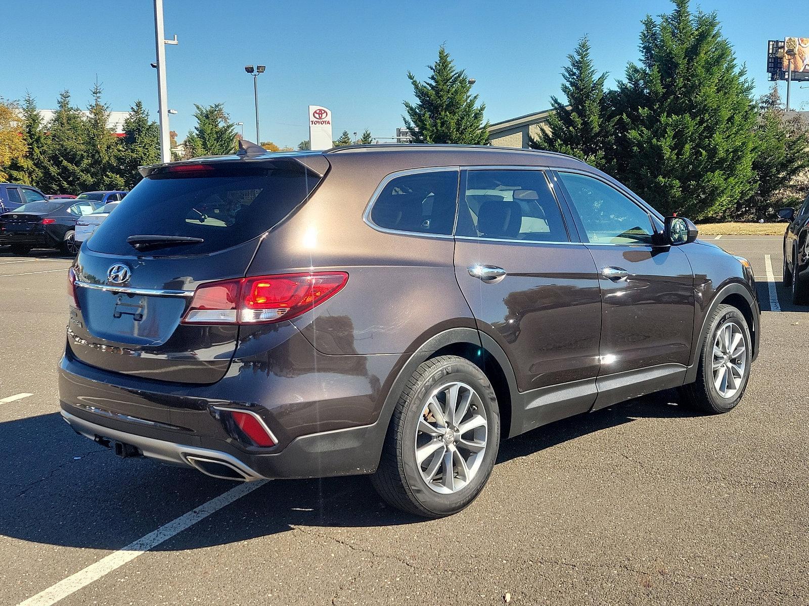 2017 Hyundai SANTA FE Vehicle Photo in Trevose, PA 19053