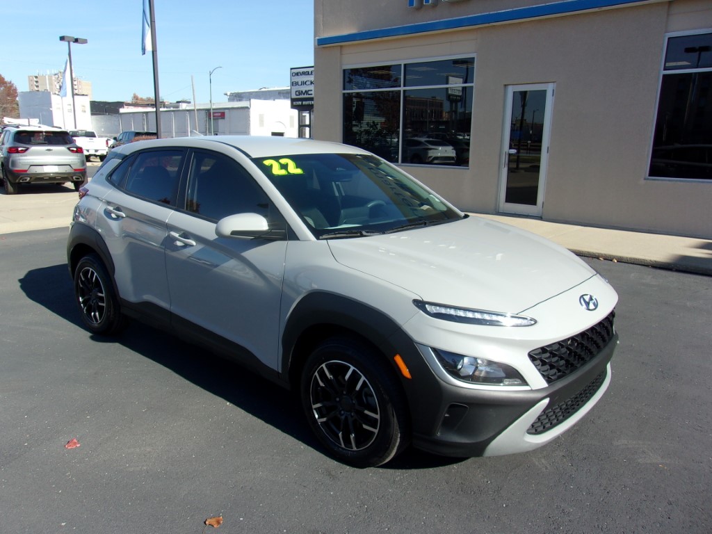 Used 2022 Hyundai Kona SE with VIN KM8K22AB7NU762820 for sale in Leavenworth, KS