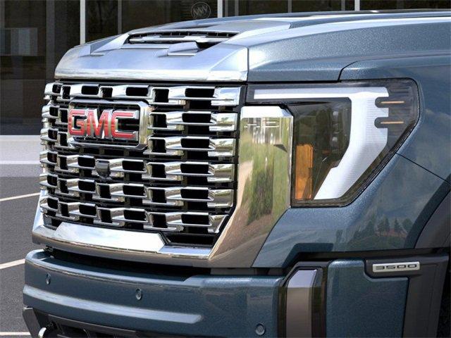 2025 GMC Sierra 3500HD Vehicle Photo in PUYALLUP, WA 98371-4149