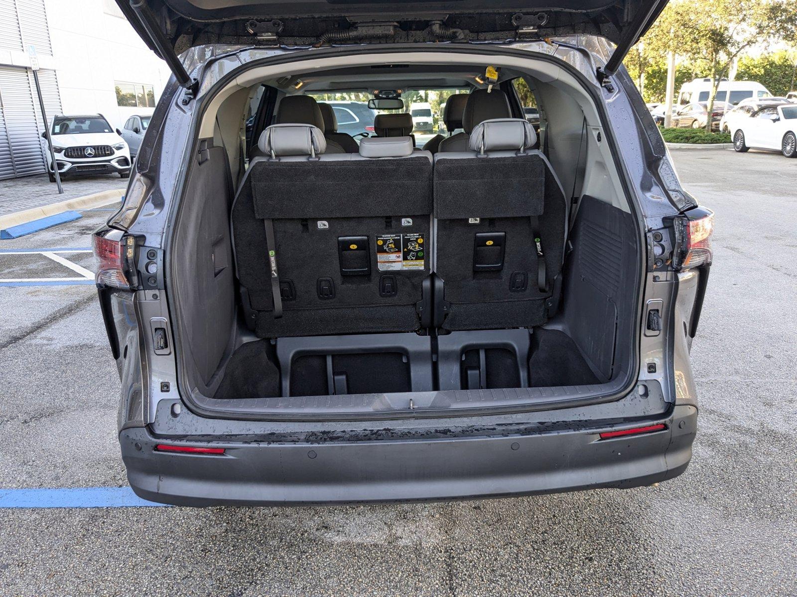 2021 Toyota Sienna Vehicle Photo in Miami, FL 33169