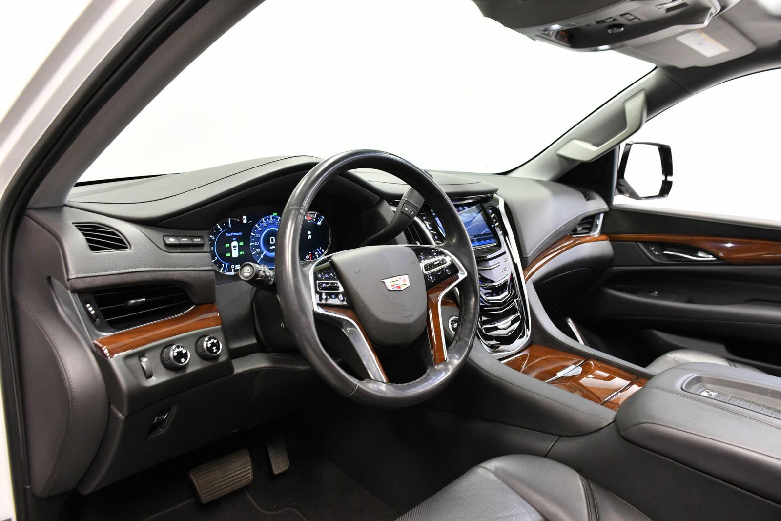 2020 Cadillac Escalade Vehicle Photo in DALLAS, TX 75235