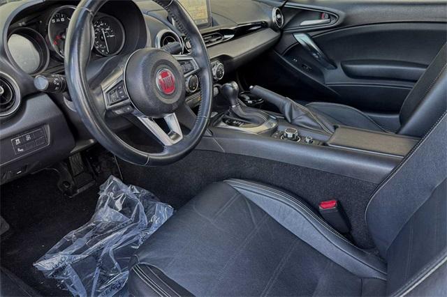 2018 FIAT 124 Spider Vehicle Photo in ELK GROVE, CA 95757-8703