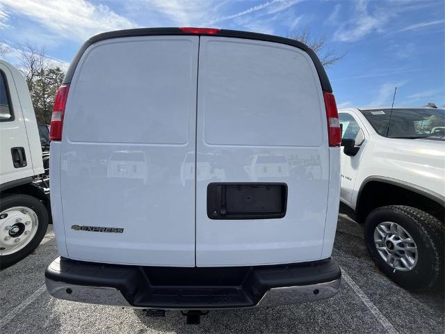 2025 Chevrolet Express Cargo 2500 Vehicle Photo in ALCOA, TN 37701-3235