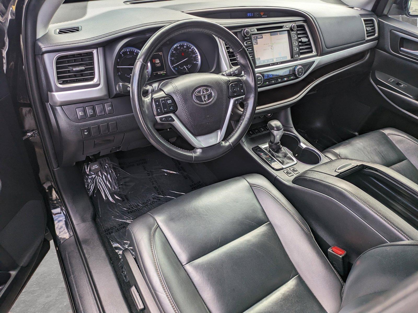 2019 Toyota Highlander Vehicle Photo in Bradenton, FL 34207