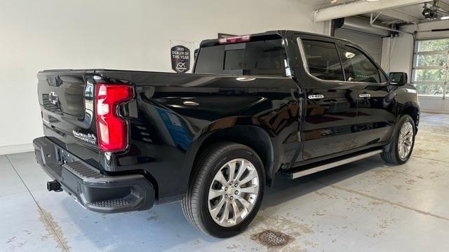 Used 2021 Chevrolet Silverado 1500 High Country with VIN 1GCUYHEL1MZ239943 for sale in Salina, KS