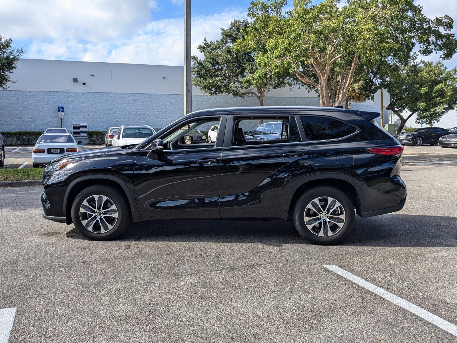 2023 Toyota Highlander Vehicle Photo in West Palm Beach, FL 33417