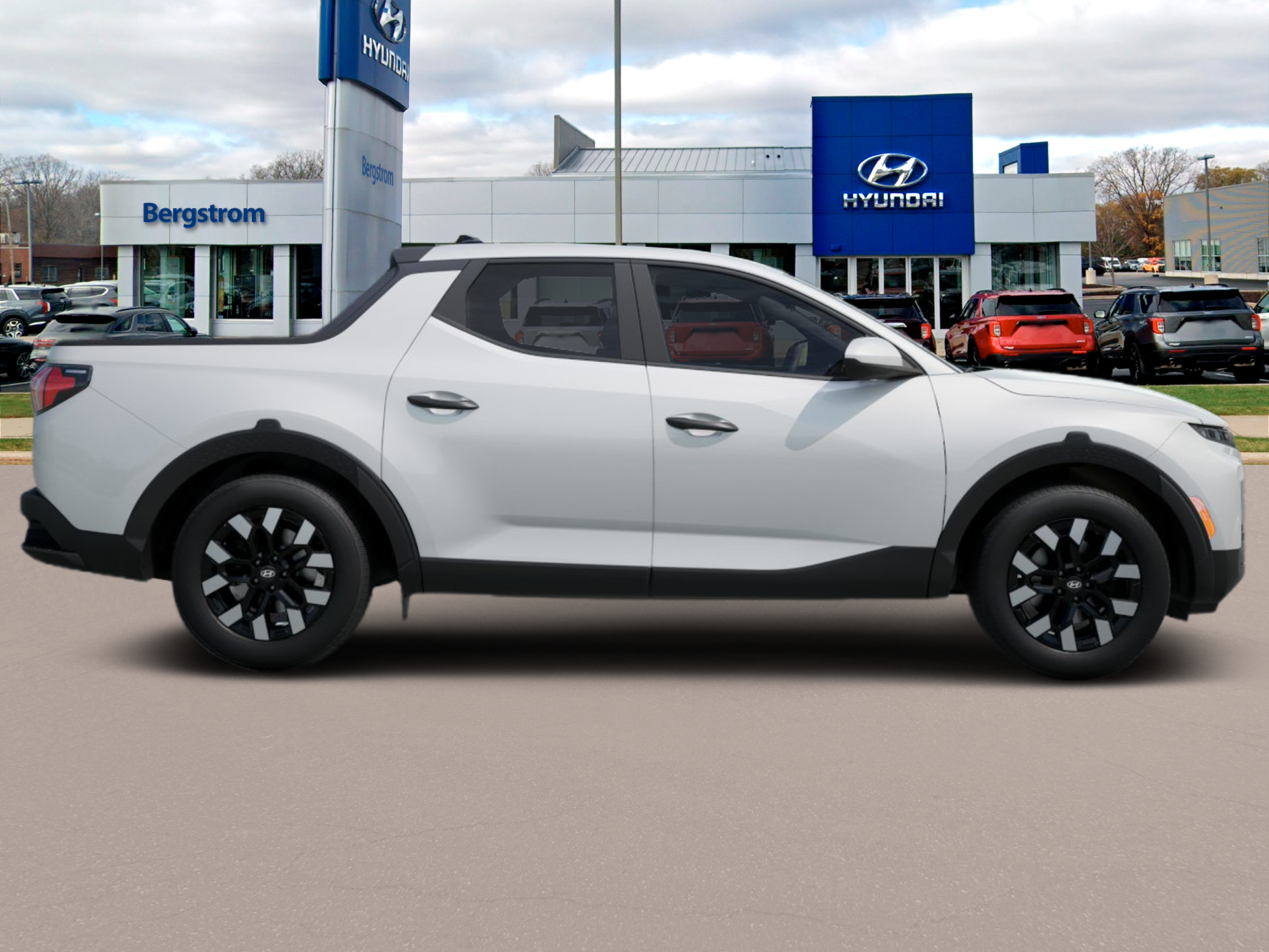 2025 Hyundai SANTA CRUZ Vehicle Photo in Green Bay, WI 54304