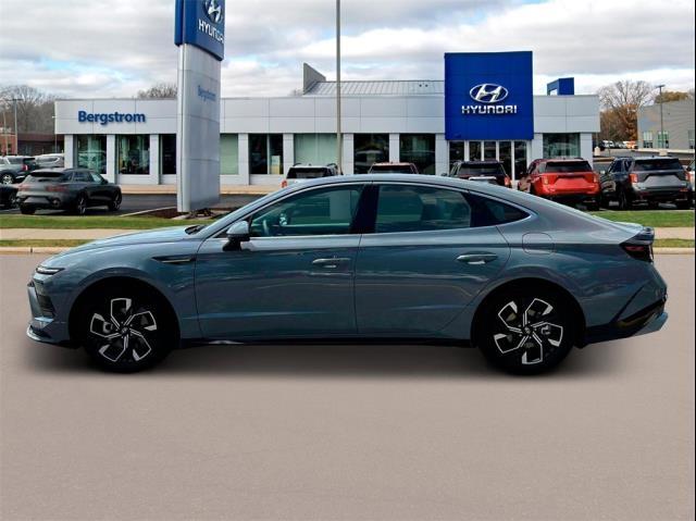 2024 Hyundai SONATA Vehicle Photo in Green Bay, WI 54304