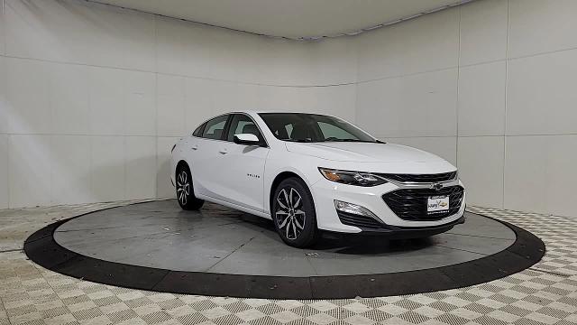 2025 Chevrolet Malibu Vehicle Photo in JOLIET, IL 60435-8135