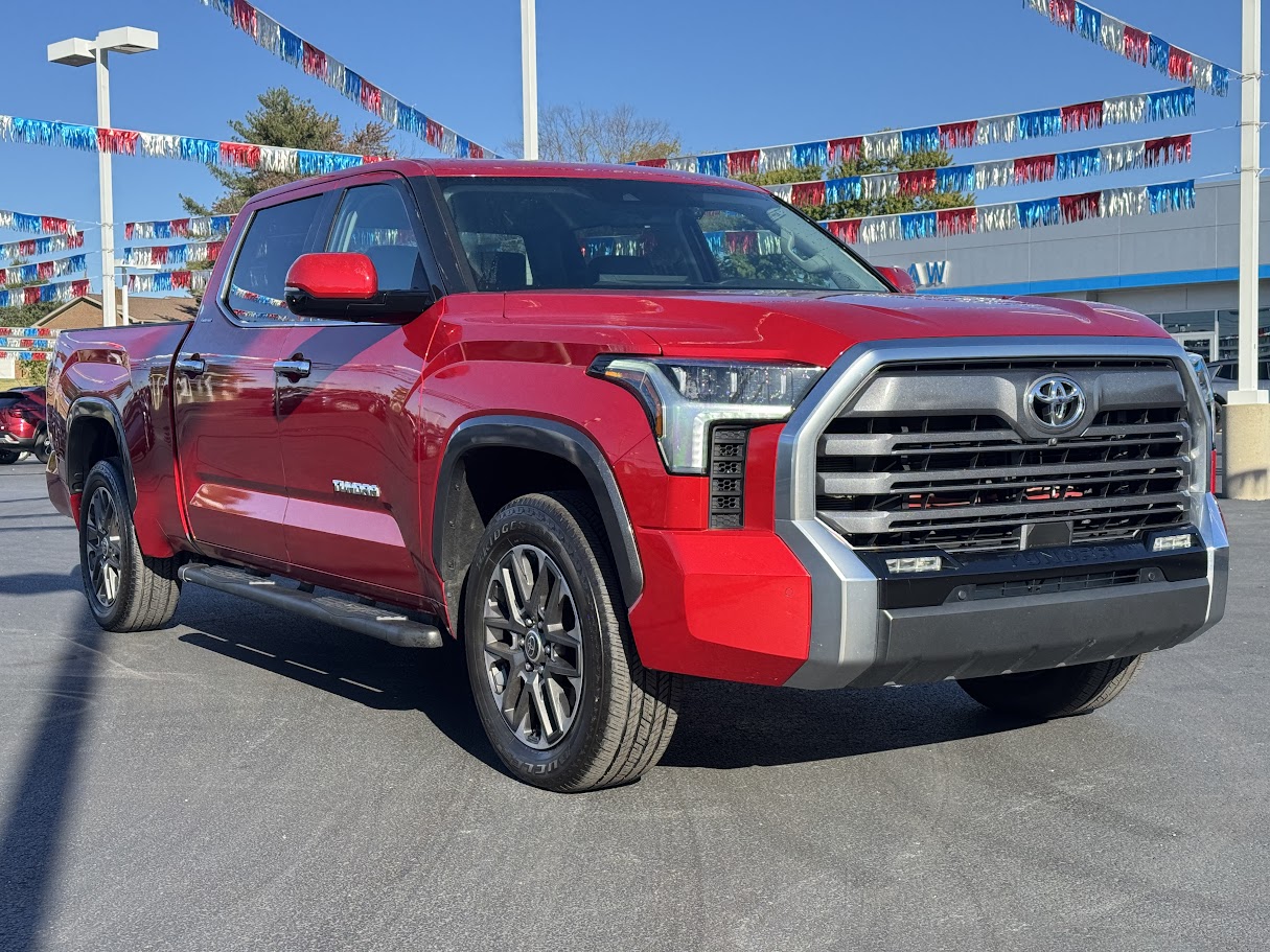 2022 Toyota Tundra 4WD Vehicle Photo in BOONVILLE, IN 47601-9633