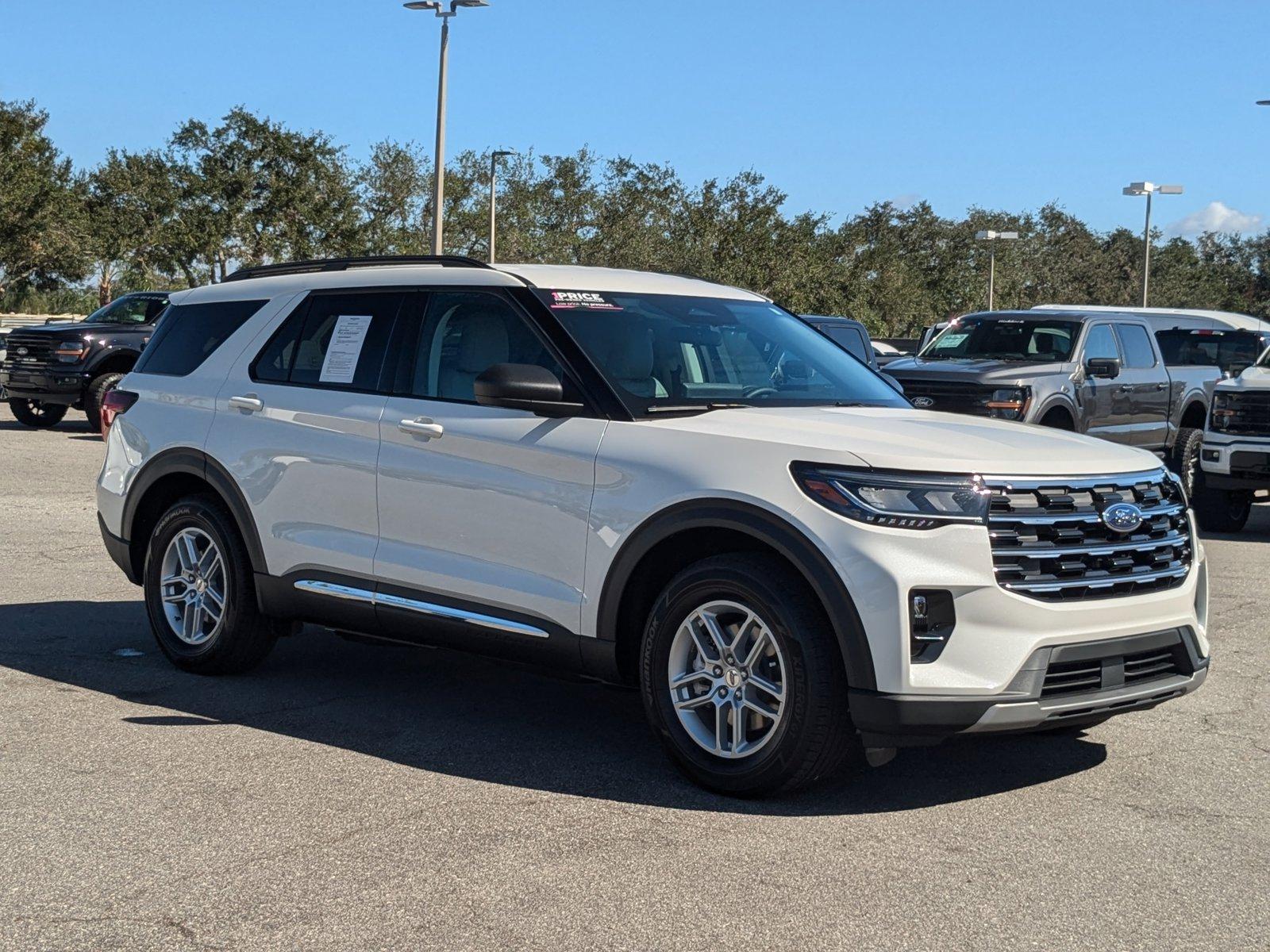 2025 Ford Explorer Vehicle Photo in St. Petersburg, FL 33713