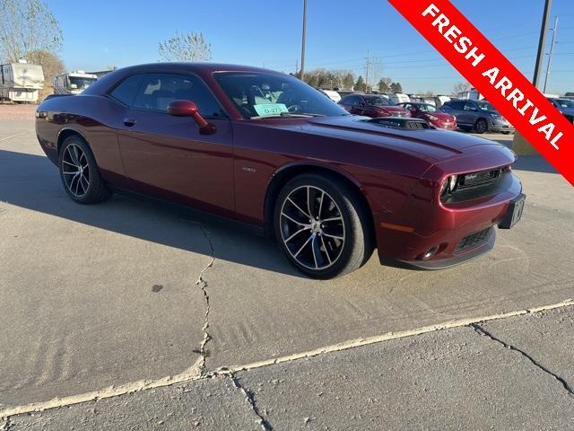 Used 2018 Dodge Challenger R/T with VIN 2C3CDZBT1JH219564 for sale in Lennox, SD