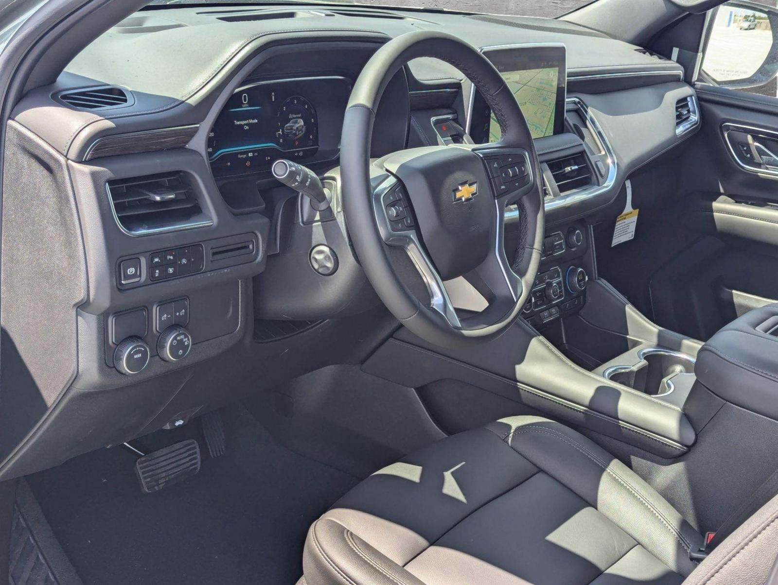 2024 Chevrolet Suburban Vehicle Photo in PEMBROKE PINES, FL 33024-6534