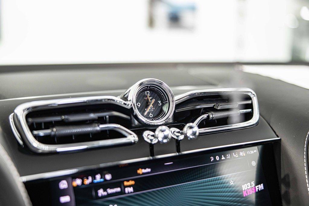 2022 Bentley Bentayga Vehicle Photo in Saint Charles, IL 60174