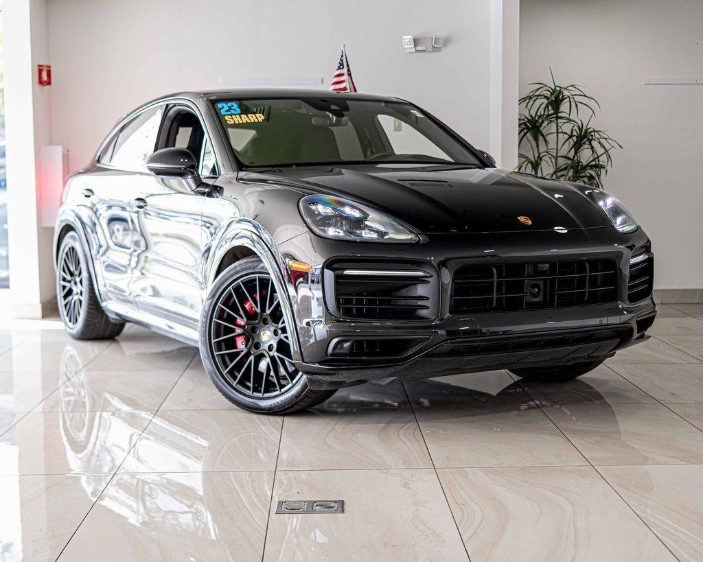 2023 Porsche Cayenne Vehicle Photo in Plainfield, IL 60586