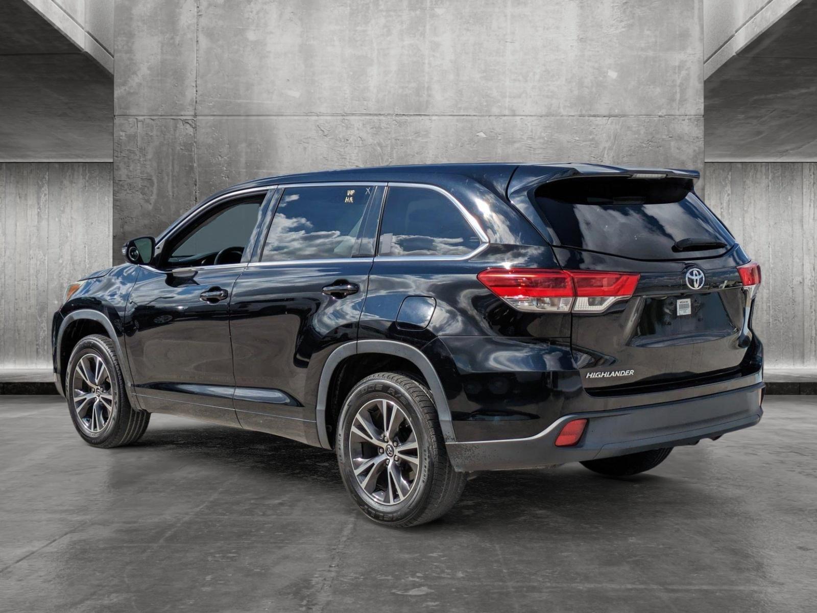 2017 Toyota Highlander Vehicle Photo in MIAMI, FL 33172-3015