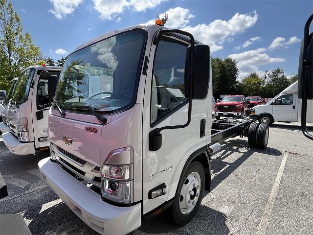 2025 Chevrolet Low Cab Forward 4500 Vehicle Photo in ALCOA, TN 37701-3235