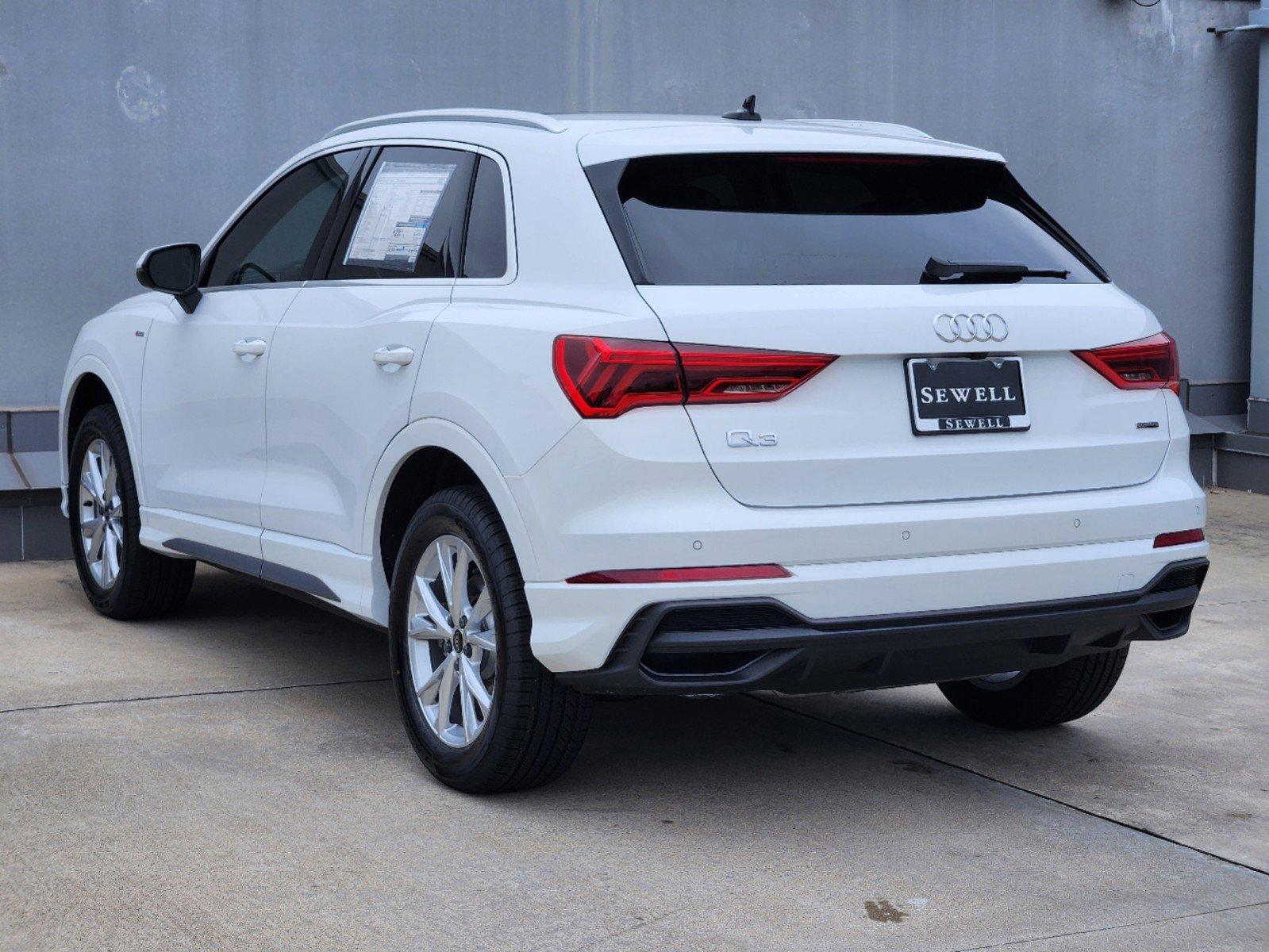 2024 Audi Q3 Vehicle Photo in SUGAR LAND, TX 77478