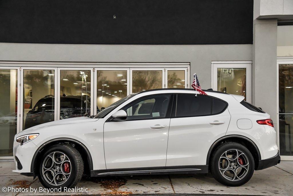 2023 Alfa Romeo Stelvio Vehicle Photo in Saint Charles, IL 60174