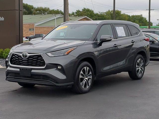 2022 Toyota Highlander Vehicle Photo in Highland, IN 46322-2506