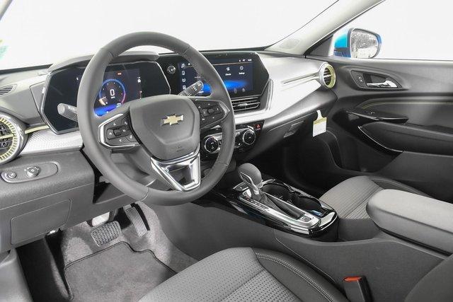 2025 Chevrolet Trax Vehicle Photo in PUYALLUP, WA 98371-4149