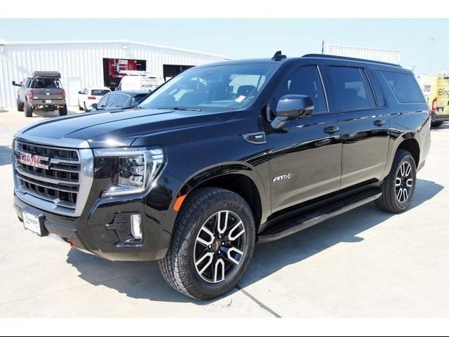 2024 GMC Yukon XL Vehicle Photo in ROSENBERG, TX 77471-5675